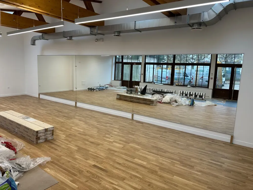 miroir dans une salle de danse